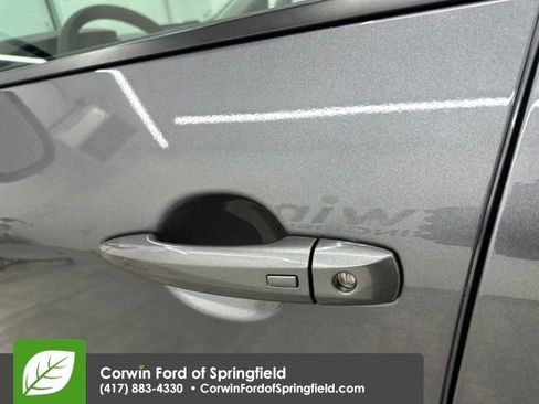 Used 2021 Nissan Rogue SV image 29