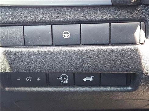 Used 2026 Nissan Rogue SV FWD image 14