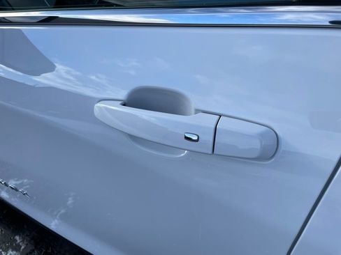 Used 2024 Chevrolet Equinox LT image 54