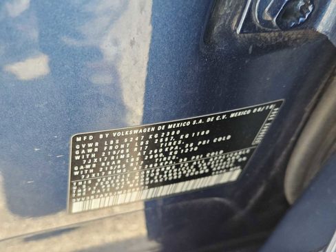 Used 2018 Volkswagen Tiguan SE image 32