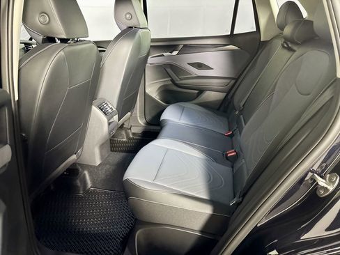 New 2026 Volkswagen Tiguan SE AWD/4WD image 20