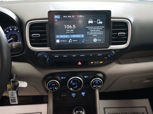Used 2020 Hyundai Venue SEL image 7