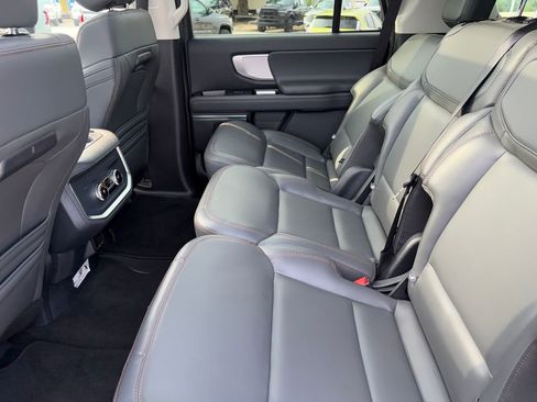 Used 2025 Ford Expedition Active AWD/4WD image 25