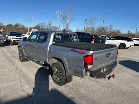 Used 2016 Toyota Tacoma TRD Sport image 15