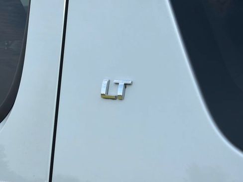 Used 2013 Chevrolet Suburban LT RWD image 10