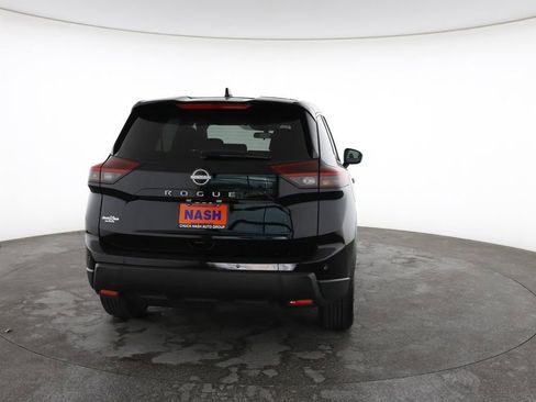 Used 2025 Nissan Rogue SV FWD image 11