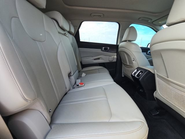 Used 2024 Kia Sorento S w/ Panoramic Sunroof Package FWD image 13