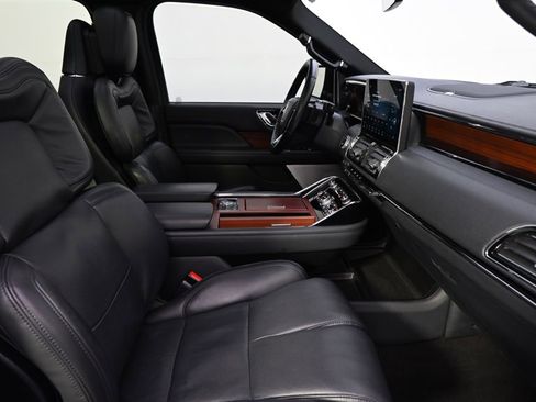 Certified 2023 Lincoln Navigator Reserve image 16