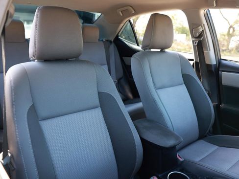 Used 2017 Toyota Corolla LE image 18