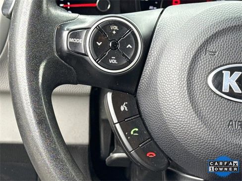 Used 2015 Kia Soul + image 23