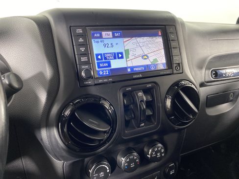 Used 2014 Jeep Wrangler Unlimited Sahara AWD/4WD image 25