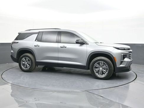 New 2026 Chevrolet Traverse LT w/ Driver Confidence Package image 18