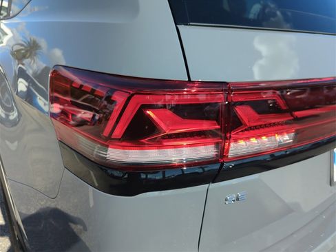 New 2026 Volkswagen Atlas Peak Edition image 18