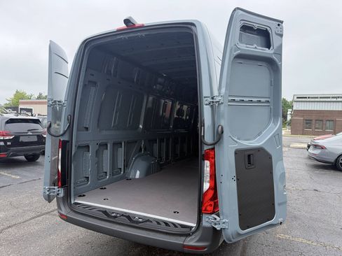 Used 2026 Mercedes-Benz Sprinter 2500 image 19
