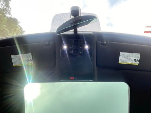 Used 2019 Volkswagen Tiguan SEL Premium R-Line image 39