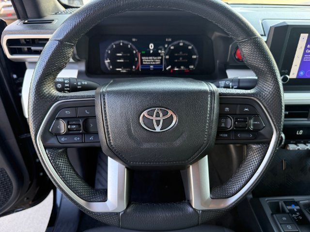 Used 2024 Toyota Tacoma TRD Off-Road AWD/4WD image 17