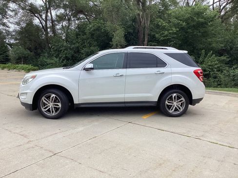 Used 2017 Chevrolet Equinox Premier w/ Enhanced Convenience Package AWD/4WD image 3