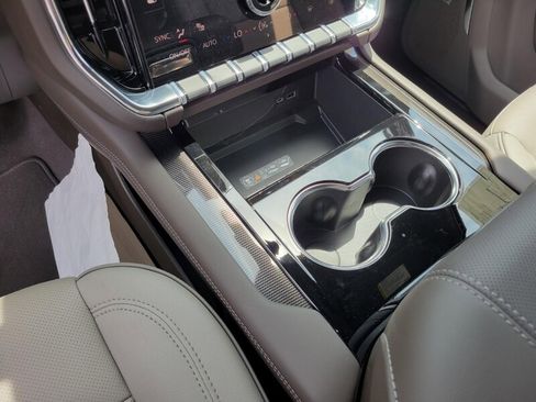 New 2026 GMC Yukon Elevation RWD image 18