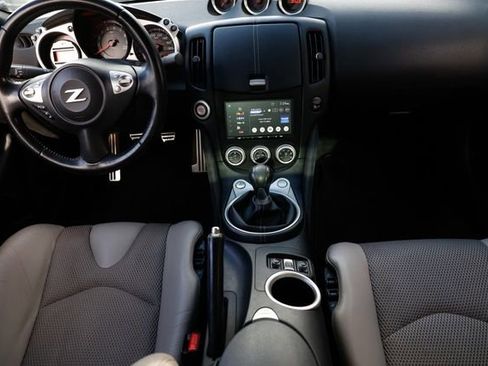 Used 2010 Nissan 370Z Touring image 2