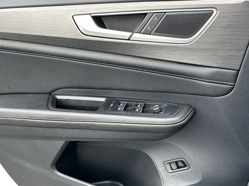 Used 2024 Volkswagen Atlas Cross Sport SE AWD/4WD image 11