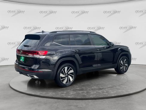 Used 2024 Volkswagen Atlas SE w/ Panoramic Sunroof Package AWD/4WD image 7