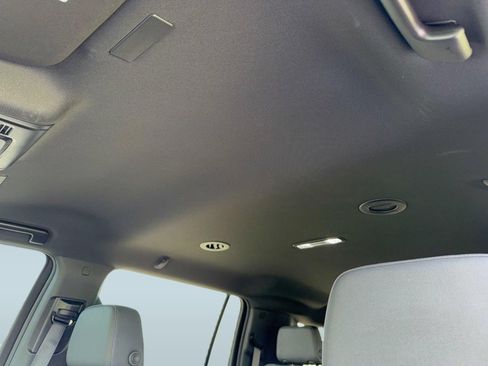 Used 2025 Chevrolet Suburban LT w/ Comfort Package RWD image 27