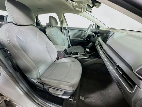 Used 2025 Kia K4 LXS image 29