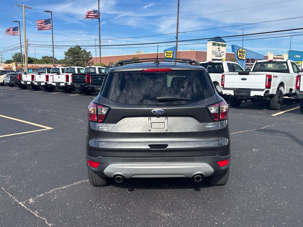 Used 2017 Ford Escape SE w/ Equipment Group 201A AWD/4WD image 6