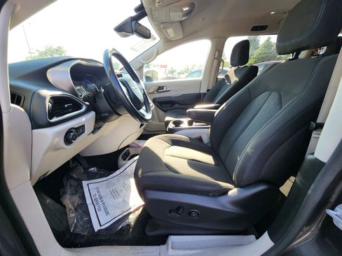 Used 2021 Chrysler Pacifica Touring w/ Cold Weather Group AWD/4WD image 22