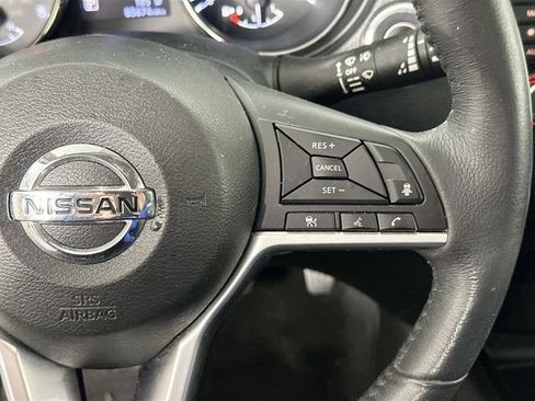 Used 2018 Nissan Rogue SV w/ Premium Package AWD/4WD image 30