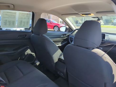 Used 2024 Nissan Altima 2.5 SV image 30