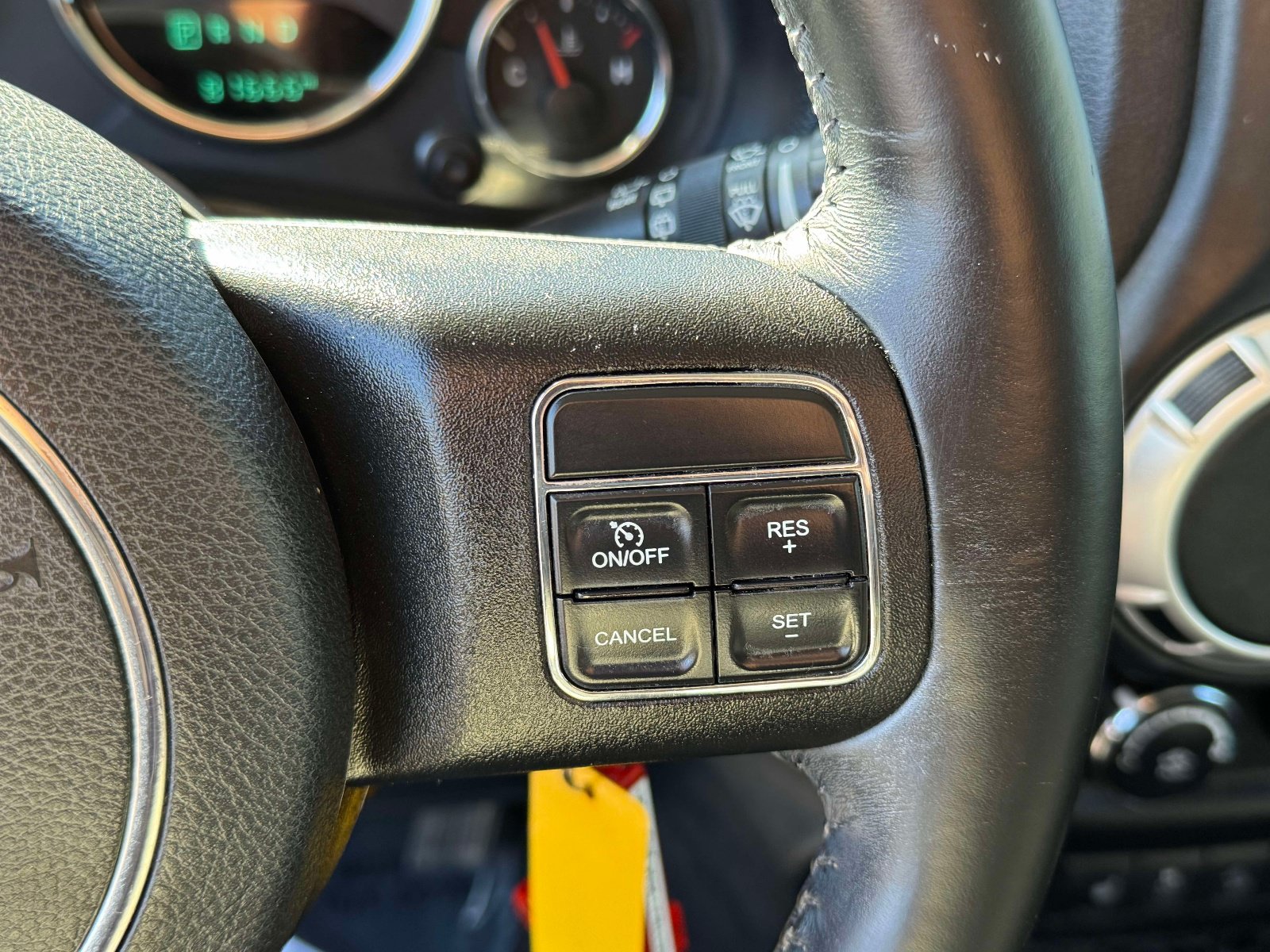 Used 2016 Jeep Wrangler Sahara w/ Connectivity Group AWD/4WD image 15