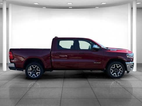 Used 2025 RAM 1500 Laramie AWD/4WD image 8