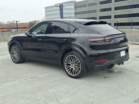 Used 2023 Porsche Cayenne Coupe image 3