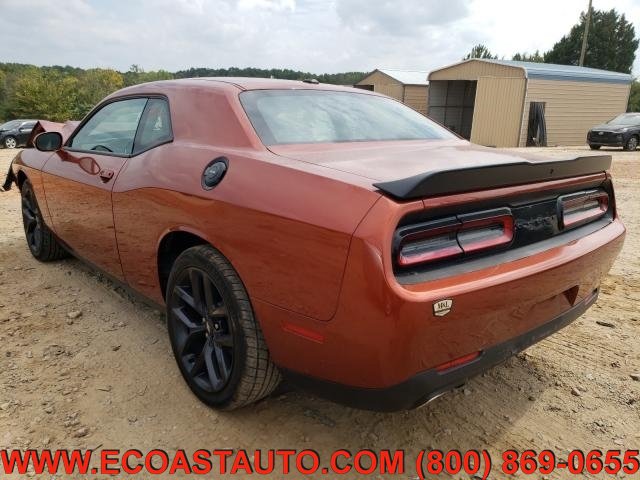 Used 2020 Dodge Challenger SXT w/ Blacktop Package RWD image 2