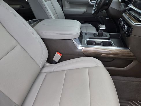 Used 2024 Chevrolet Silverado 1500 LT Trail Boss w/ LT Trail Boss Premium Package image 19