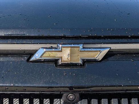 New 2026 Chevrolet Equinox EV LT image 17