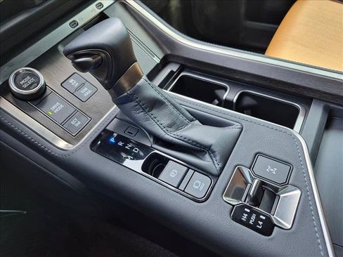 Certified 2025 Lexus GX 550 w/ Accessory Package (Z1) AWD/4WD image 16