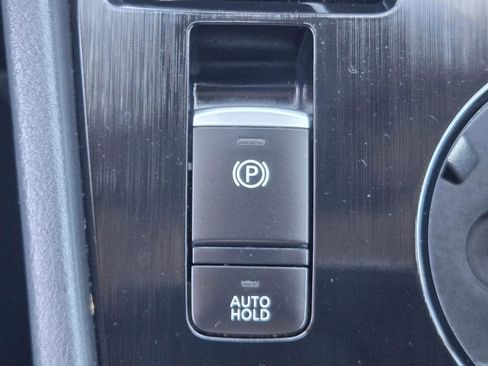 Used 2024 Nissan Rogue S AWD/4WD image 20