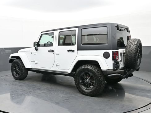Used 2017 Jeep Wrangler Unlimited Sahara image 5