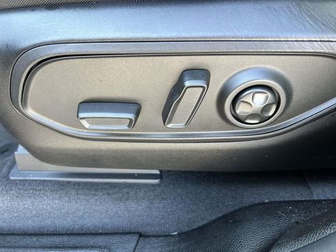 Used 2023 Jeep Grand Cherokee L Laredo w/ Luxury Tech Group I AWD/4WD image 19