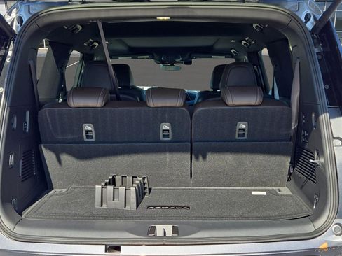 Used 2025 Nissan Armada Platinum Reserve image 10