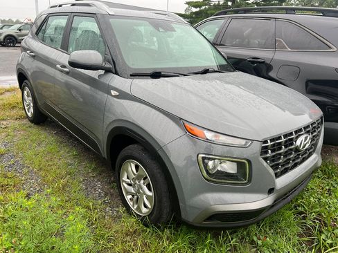Used 2020 Hyundai Venue SEL image 6