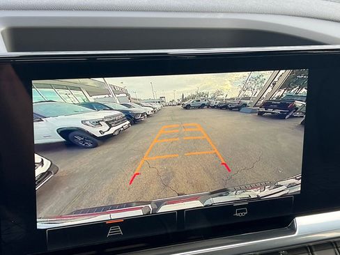 New 2026 GMC Sierra 1500 SLT w/ SLT Convenience Package image 18