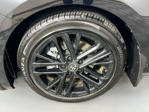 Used 2025 Toyota Camry SE image 30