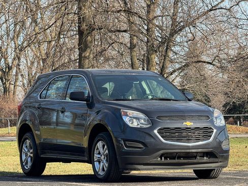Used 2017 Chevrolet Equinox LS image 2
