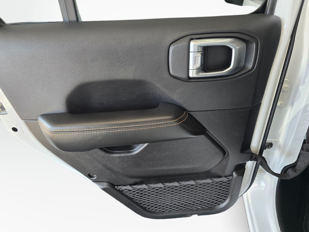 Used 2025 Jeep Wrangler Unlimited Sahara AWD/4WD image 34