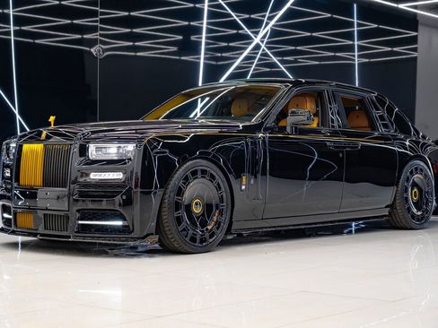 Used 2026 Rolls-Royce Phantom Sedan RWD image 3