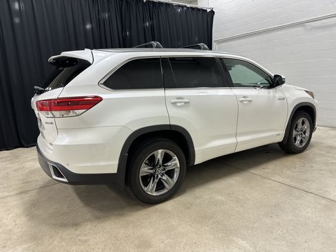 Used 2019 Toyota Highlander Limited Platinum AWD/4WD image 10