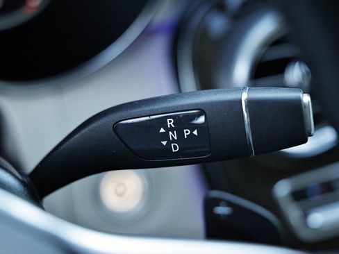 Used 2022 Mercedes-Benz GLC 300 4MATIC image 37